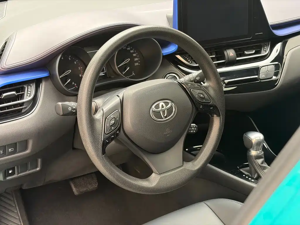 Toyota C-HR — фото 23
