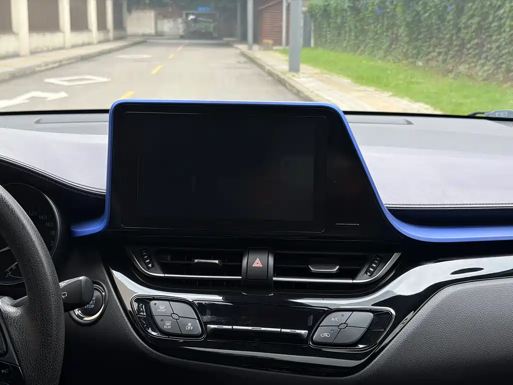 Toyota C-HR — фото 24
