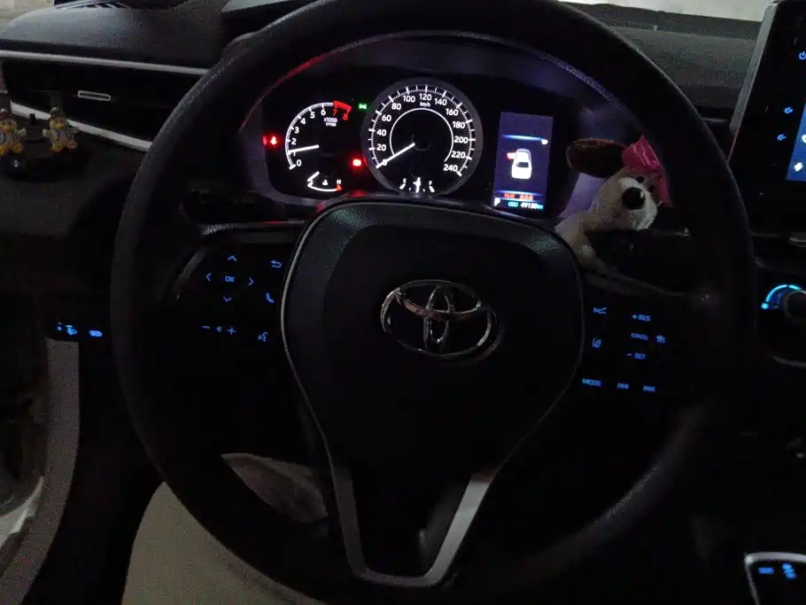 Toyota Corolla — фото 15