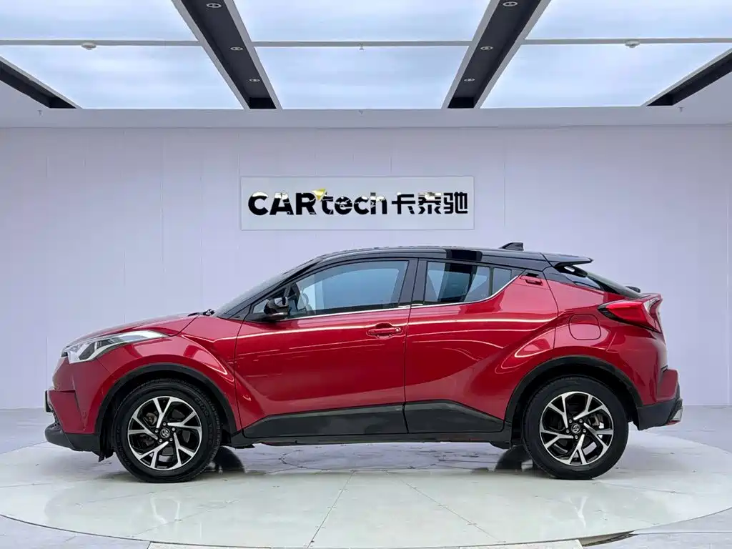 Toyota C-HR — фото 2