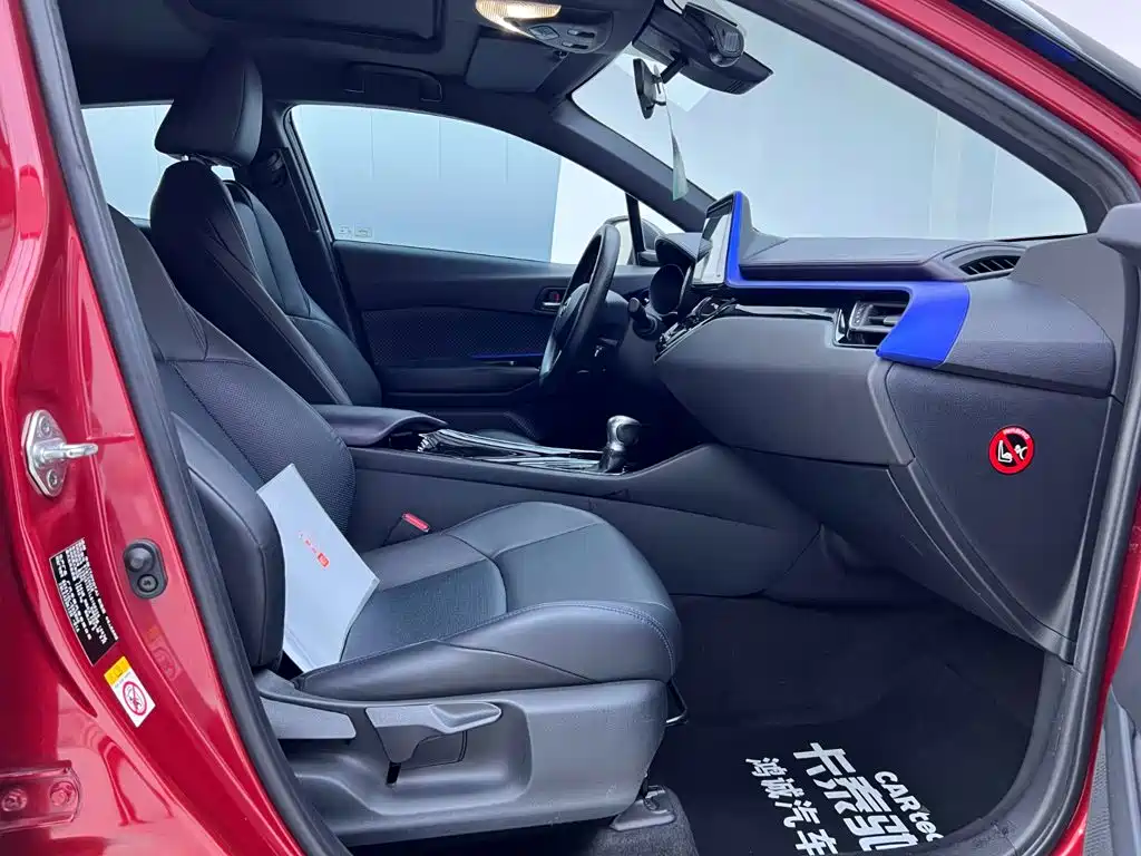 Toyota C-HR — фото 18