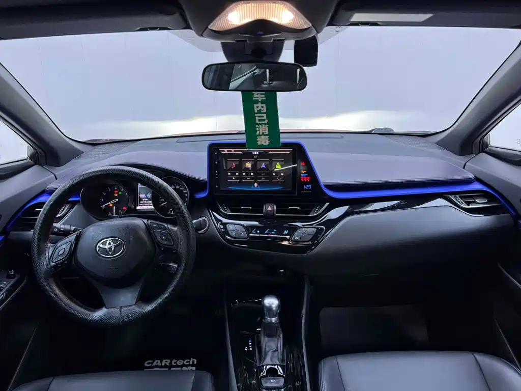 Toyota C-HR — фото 20
