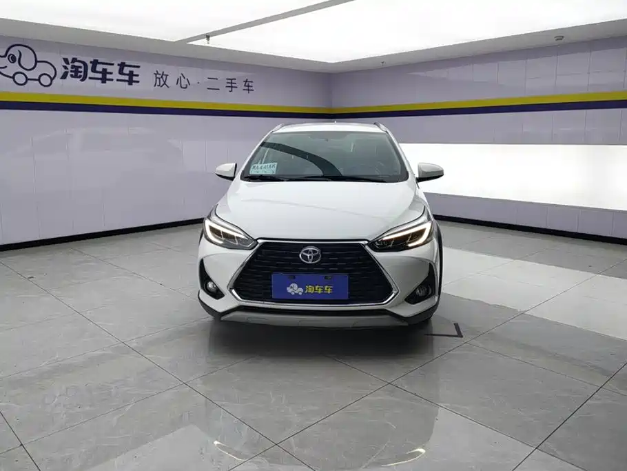Toyota Yaris L — фото 2