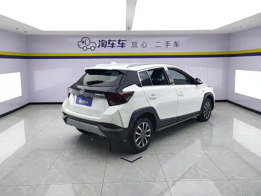 Toyota Yaris L — фото 3