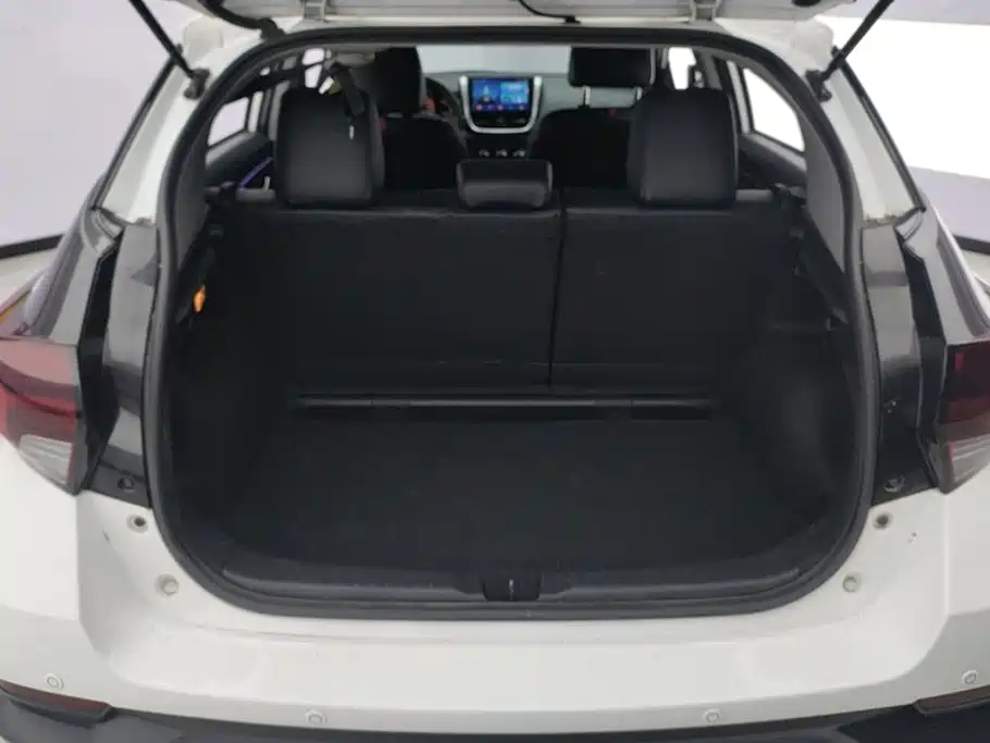 Toyota Yaris L — фото 4