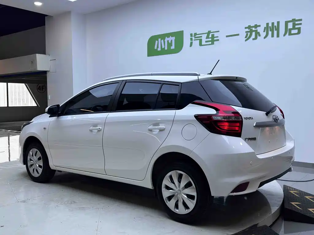 Toyota Yaris L — фото 4