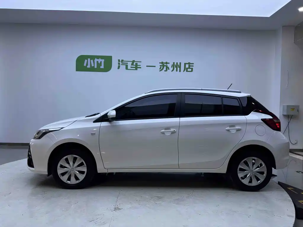 Toyota Yaris L — фото 7
