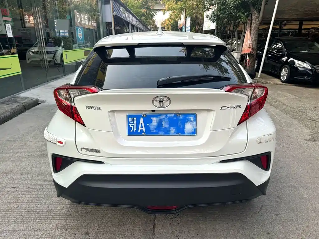 Toyota C-HR — фото 3
