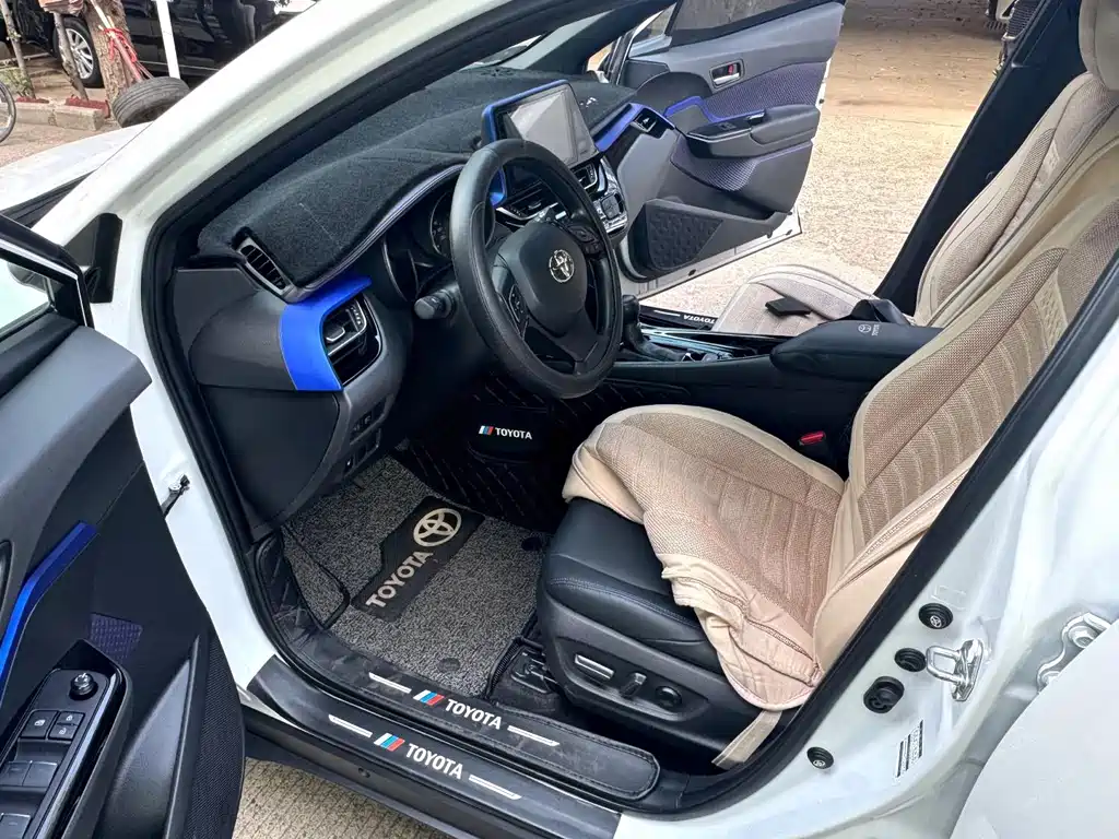 Toyota C-HR — фото 4