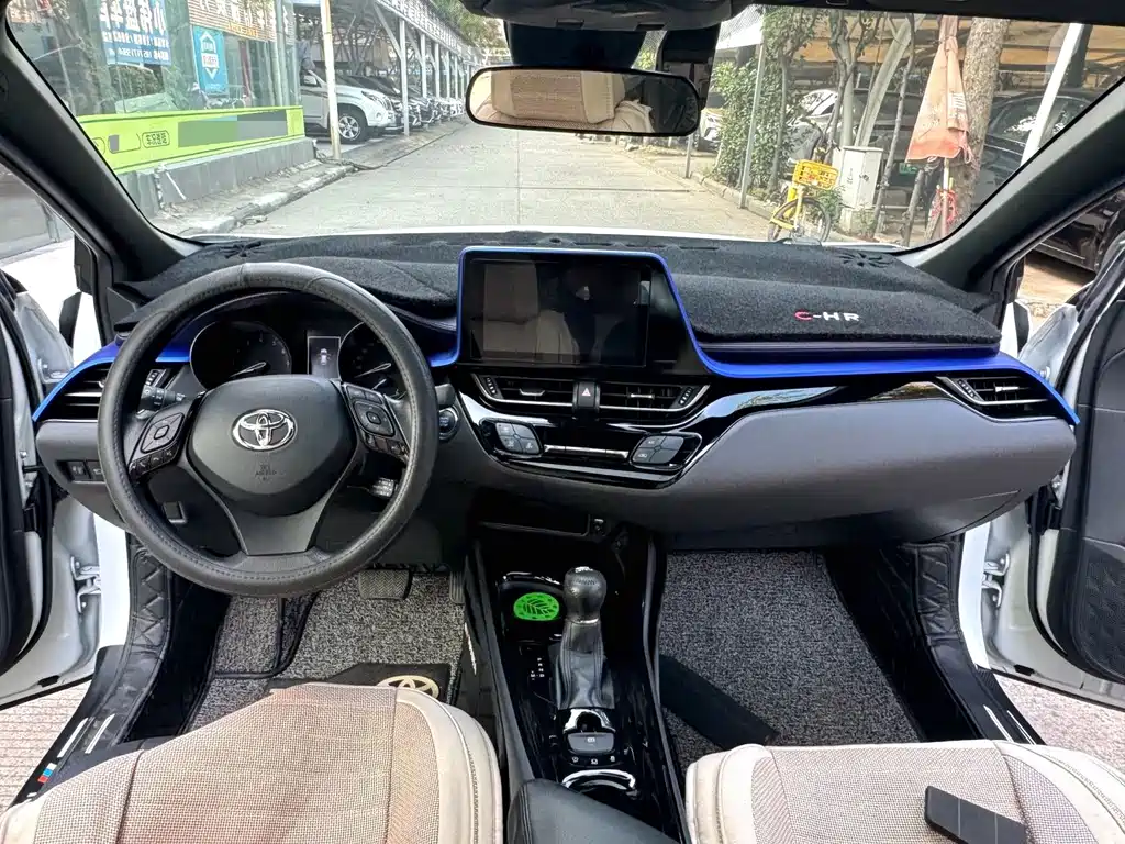 Toyota C-HR — фото 6