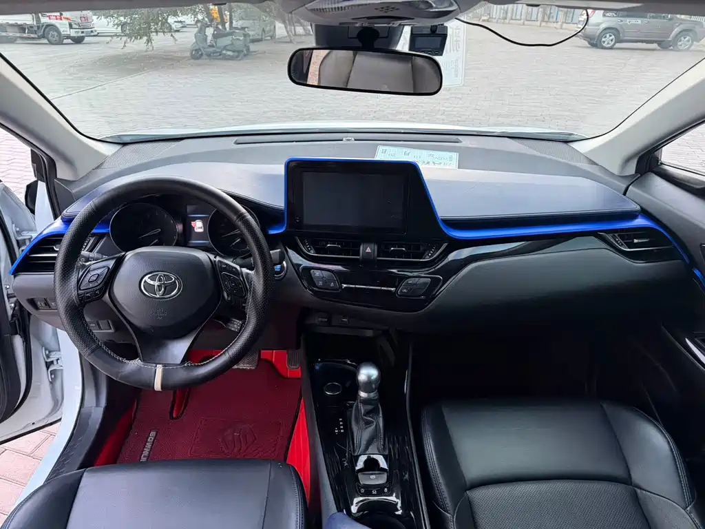 Toyota C-HR — фото 6
