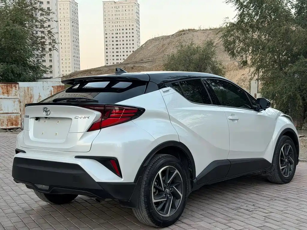 Toyota C-HR — фото 7