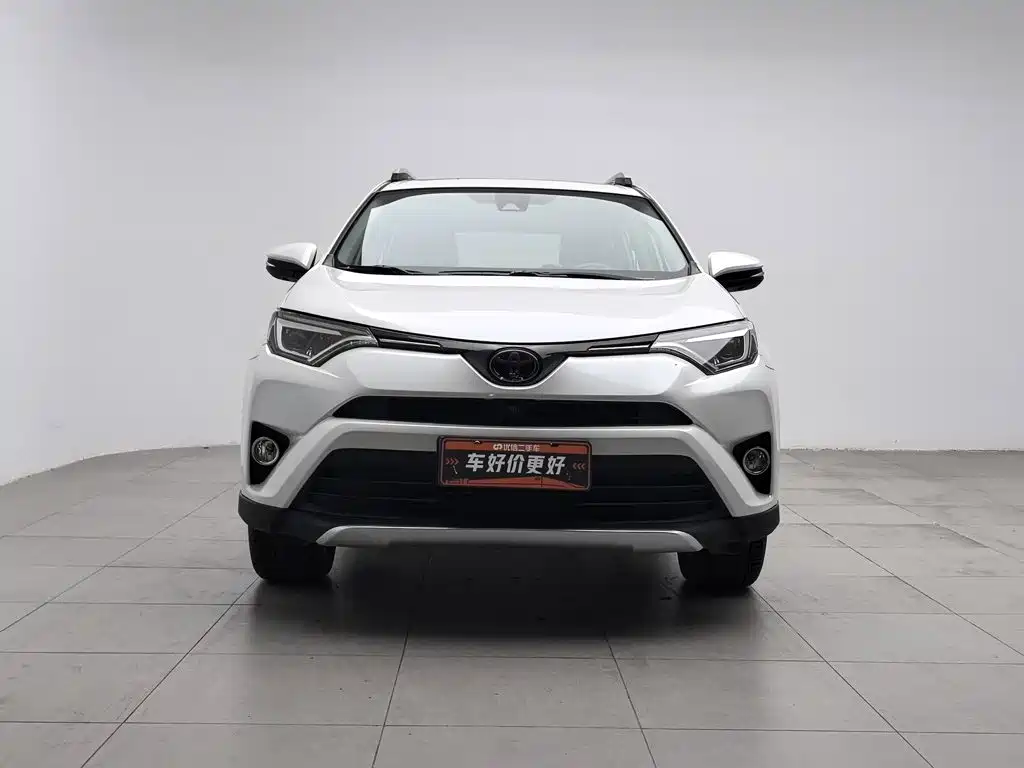 Toyota RAV4 — фото 3