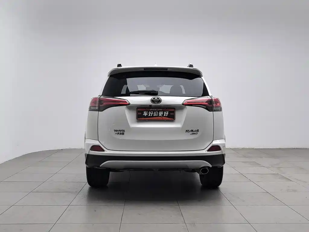 Toyota RAV4 — фото 4