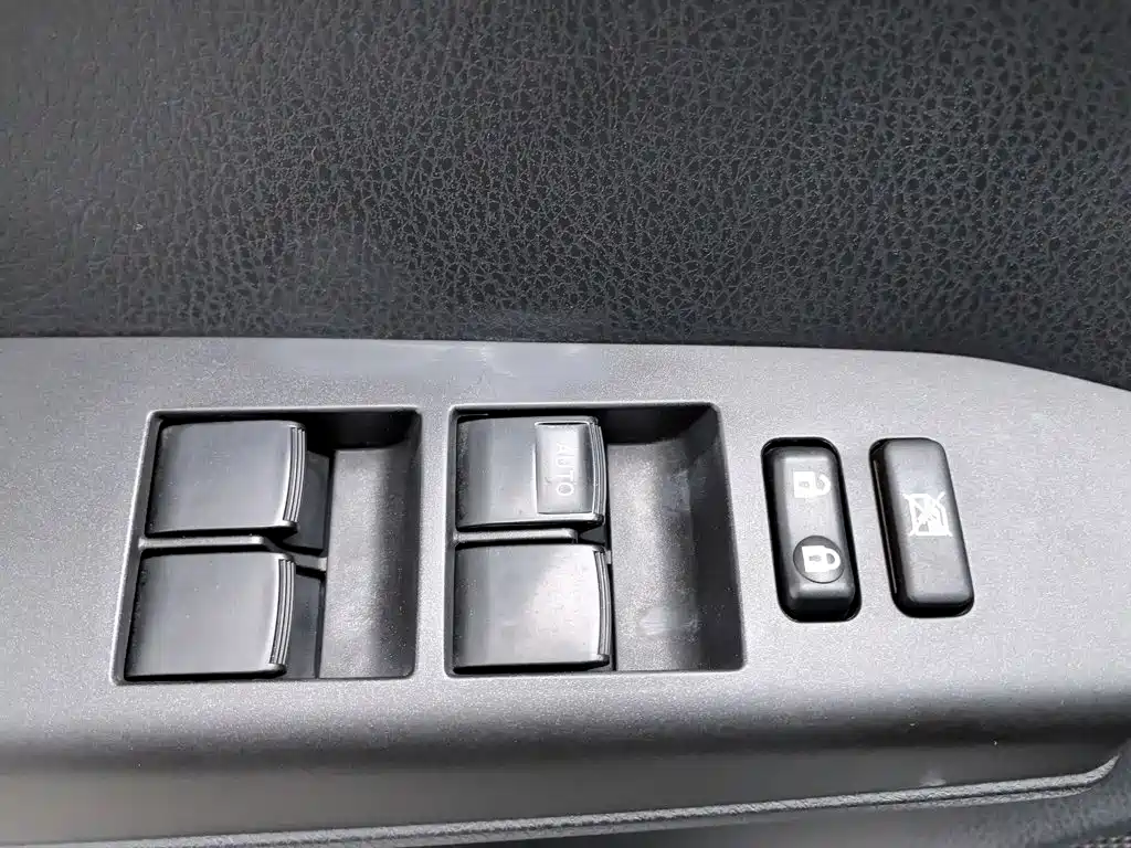 Toyota RAV4 — фото 9