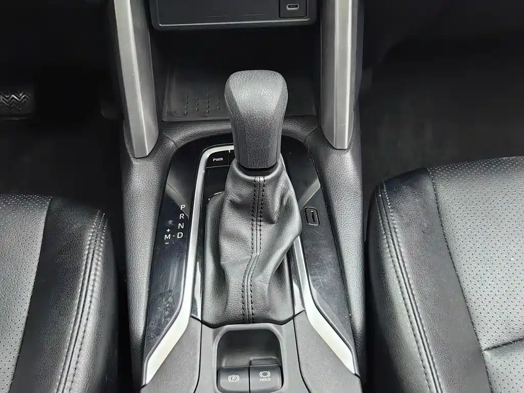 Toyota Corolla Cross — фото 13