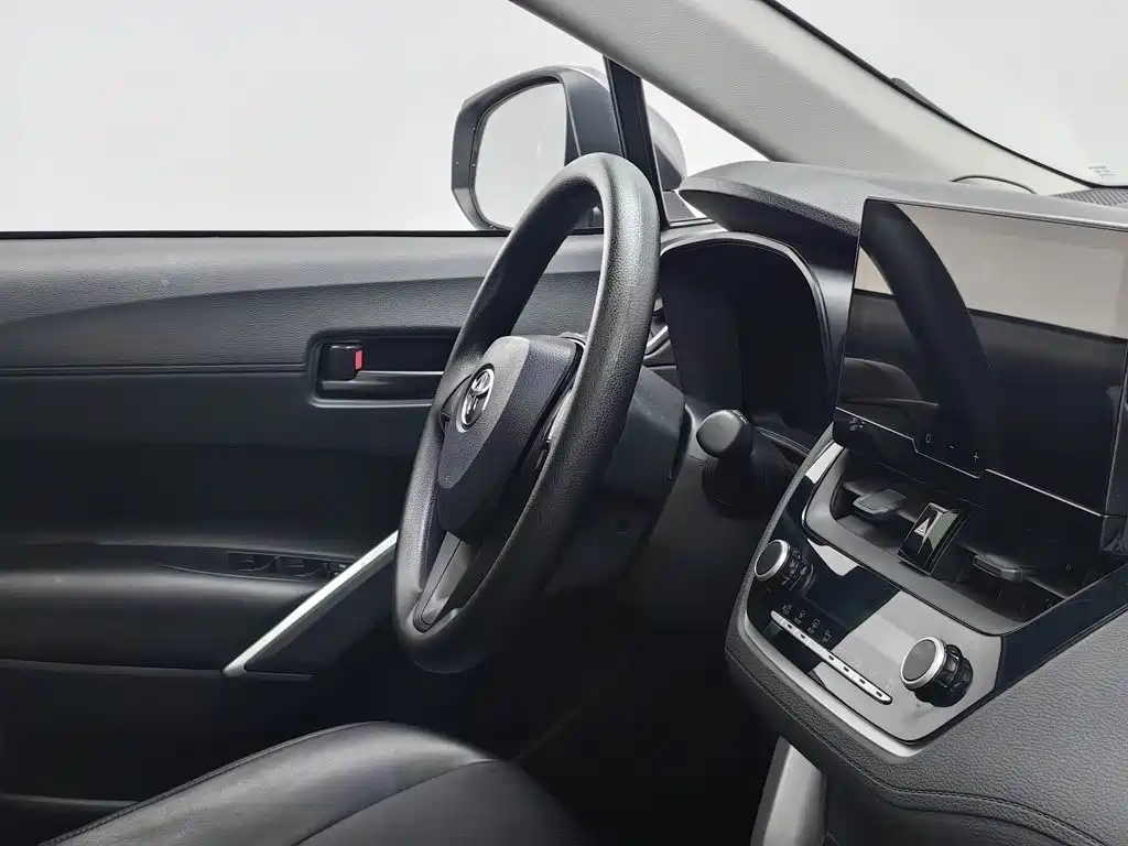 Toyota Corolla Cross — фото 22