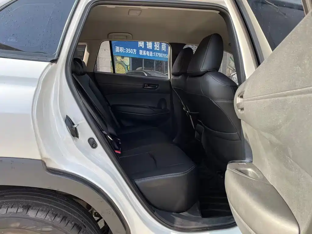Toyota Corolla Cross — фото 10