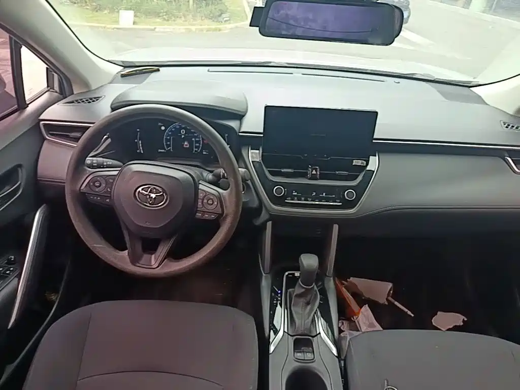 Toyota Corolla Cross — фото 13