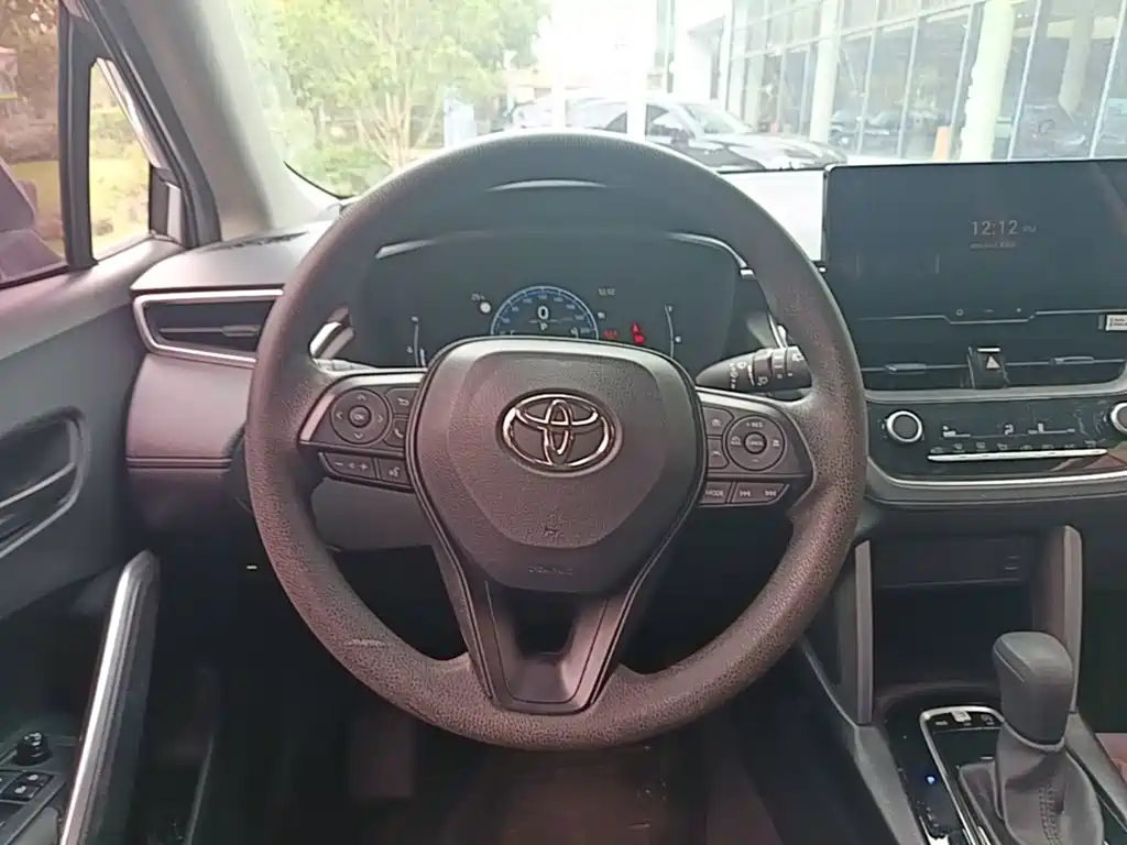 Toyota Corolla Cross — фото 14