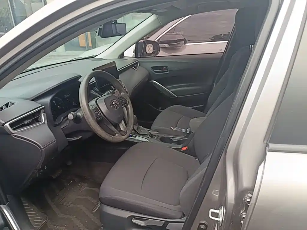 Toyota Corolla Cross — фото 19