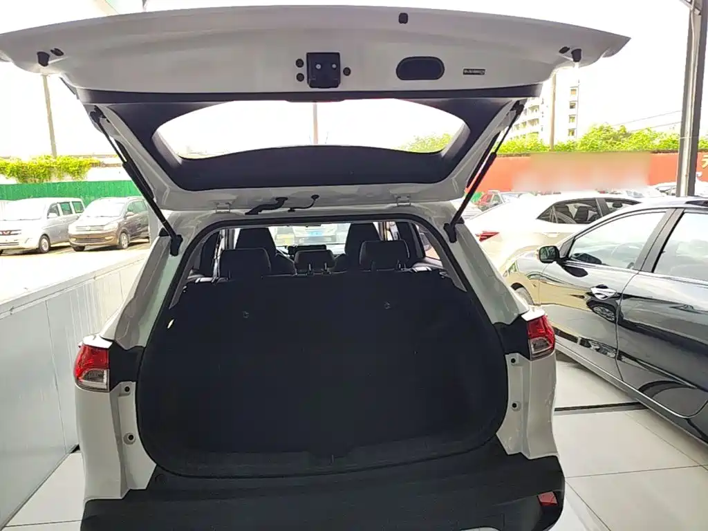 Toyota Corolla Cross — фото 14