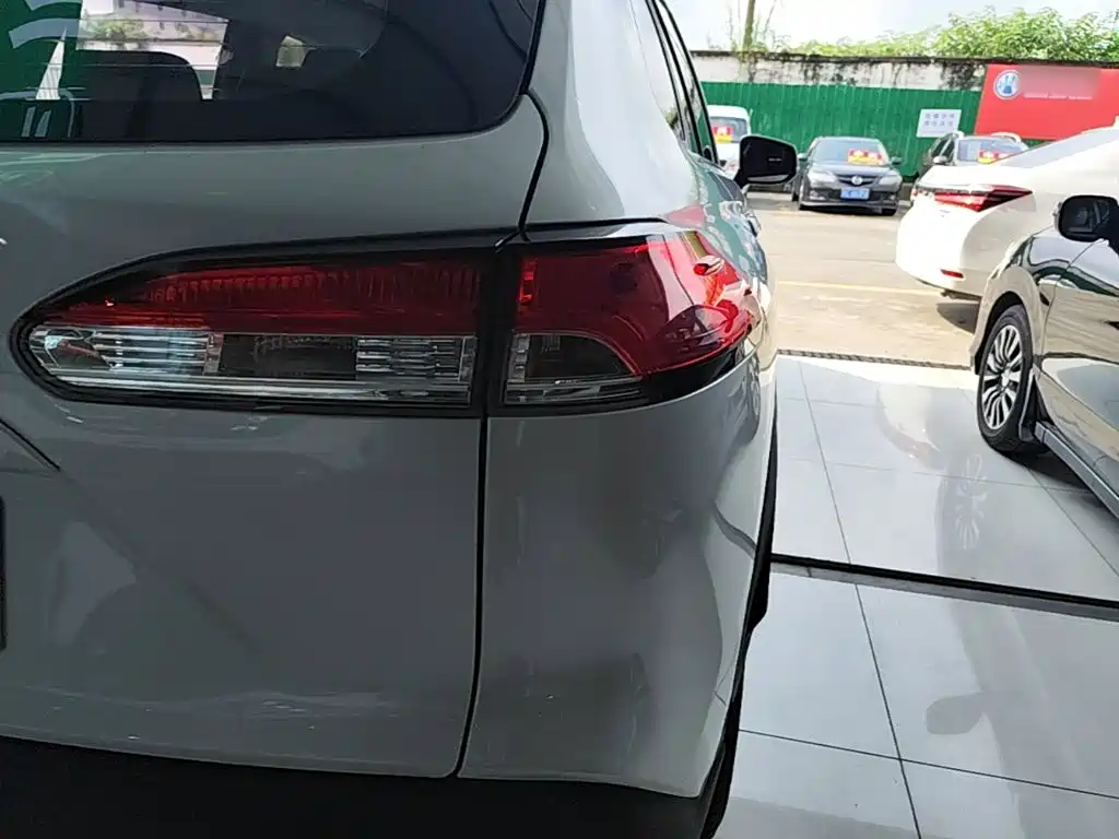 Toyota Corolla Cross — фото 23