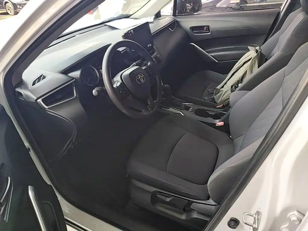 Toyota Corolla Cross — фото 10