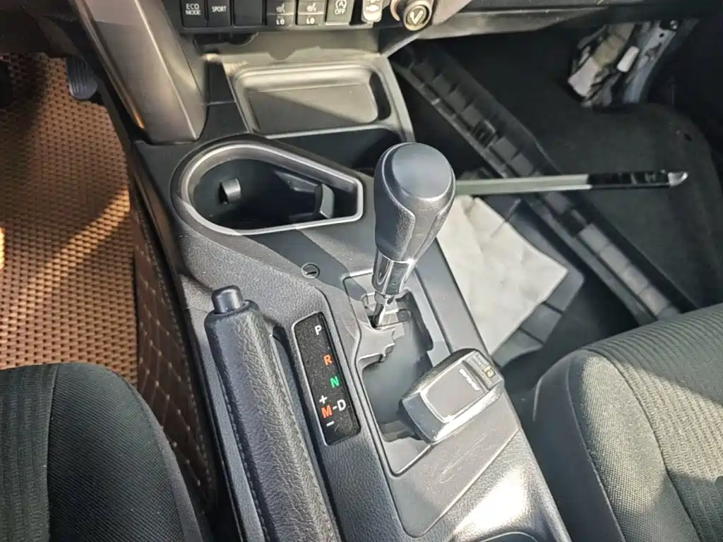 Toyota RAV4 — фото 13