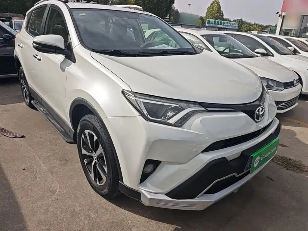 Toyota RAV4 — фото 3