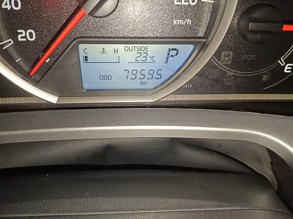 Toyota RAV4 — фото 11