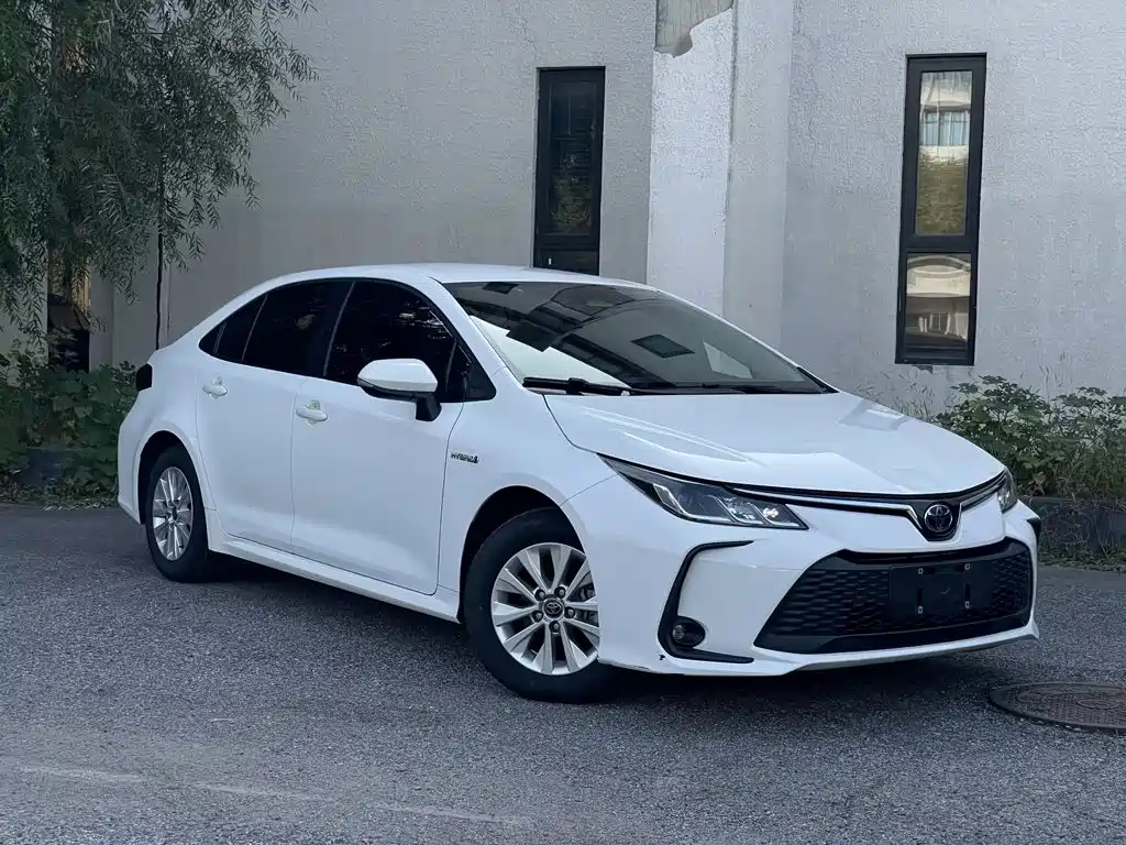 Toyota Corolla — фото 2