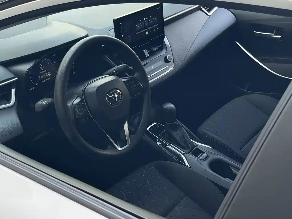 Toyota Corolla — фото 13