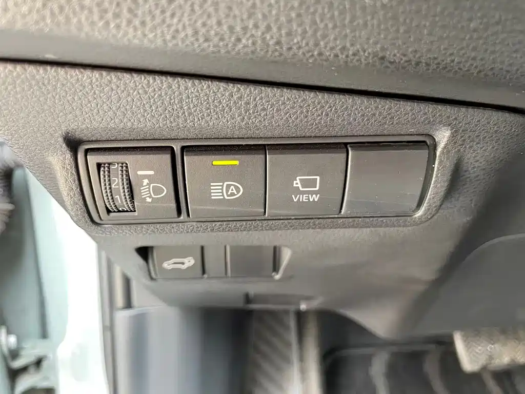 Toyota Corolla Cross — фото 13