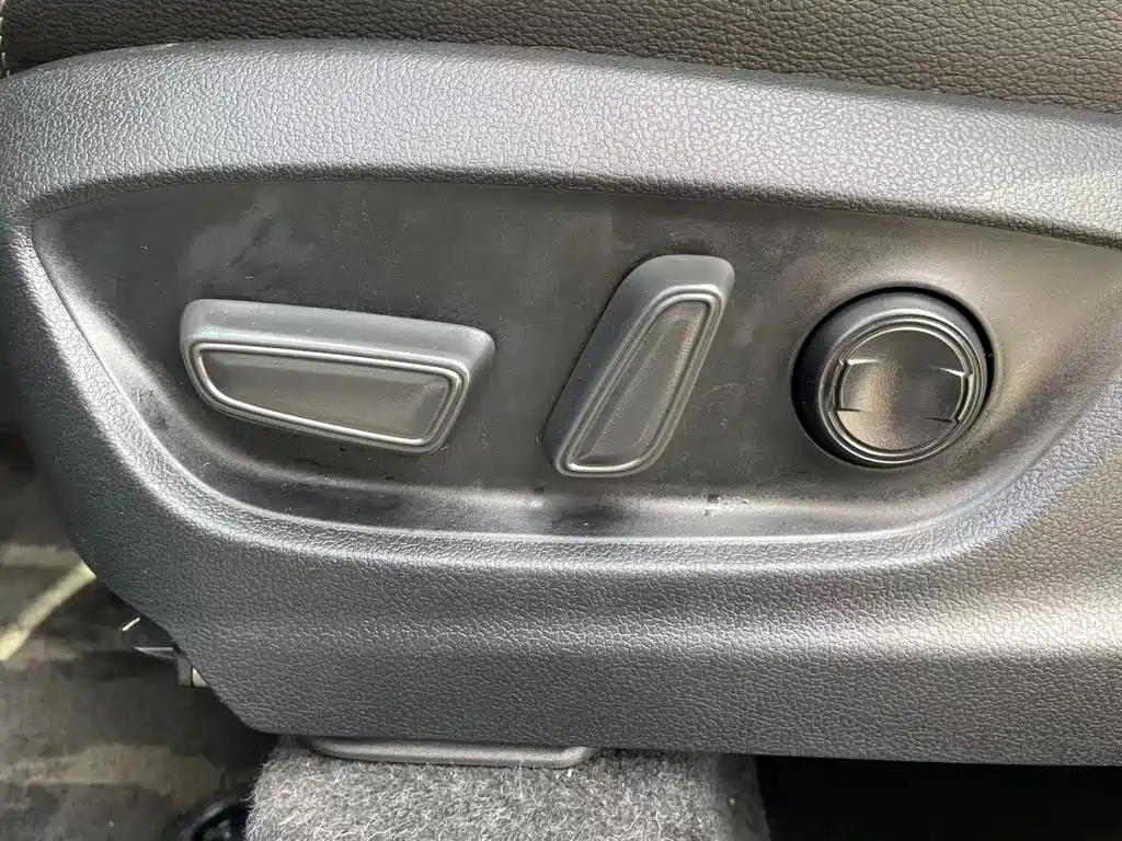 Toyota Corolla Cross — фото 14