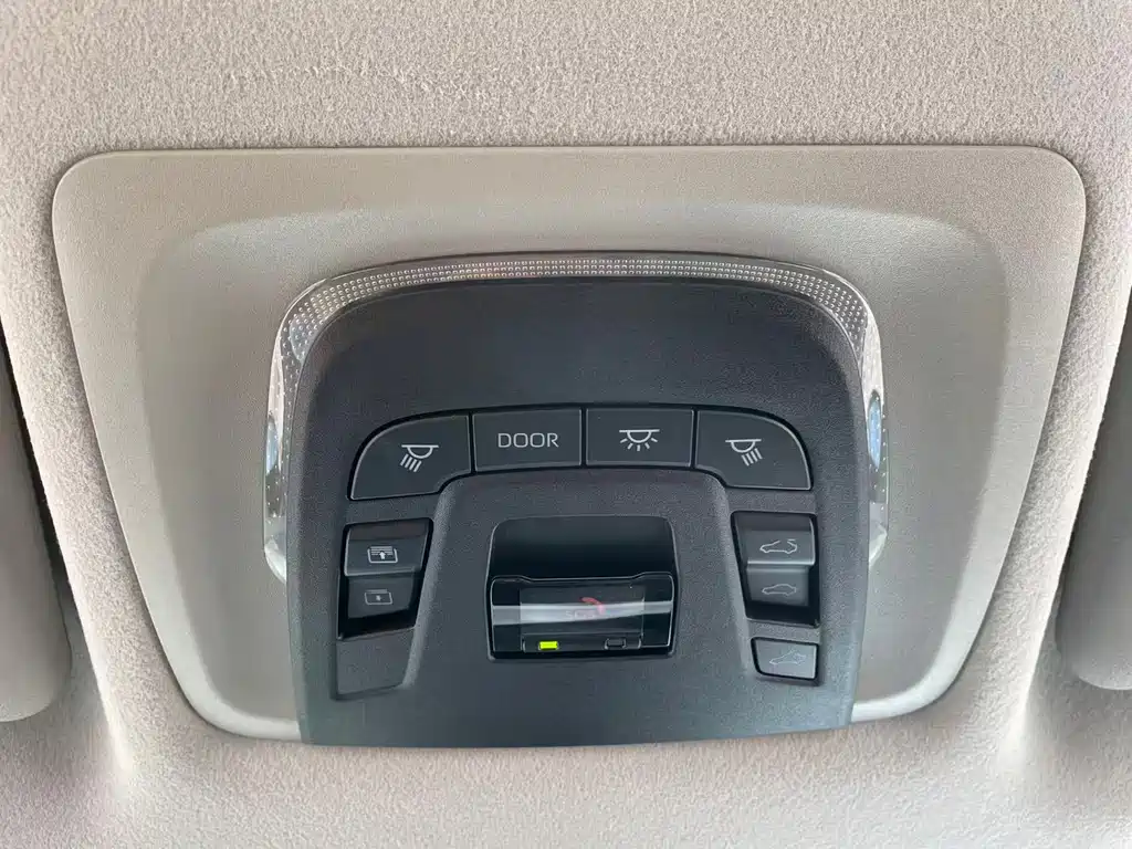 Toyota Corolla Cross — фото 23