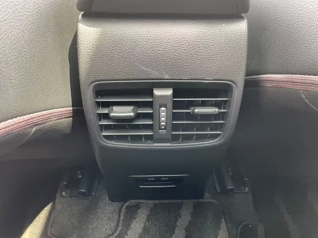 Toyota Corolla Cross — фото 24