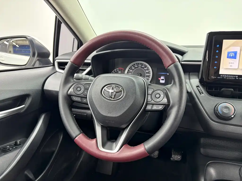 Toyota Corolla — фото 13