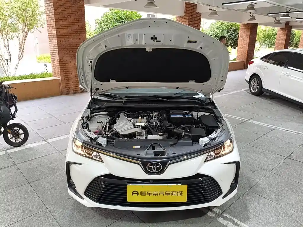 Toyota Corolla — фото 19