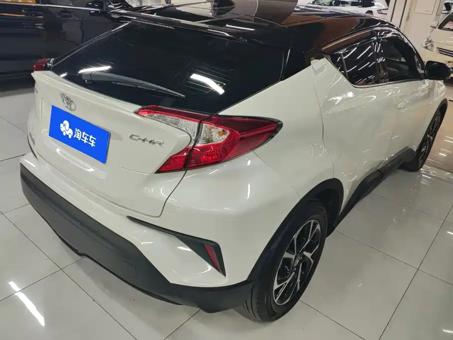 Toyota C-HR — фото 3