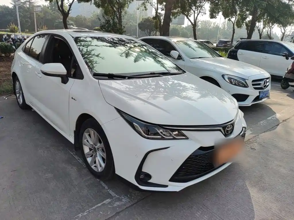 Toyota Corolla — фото 3