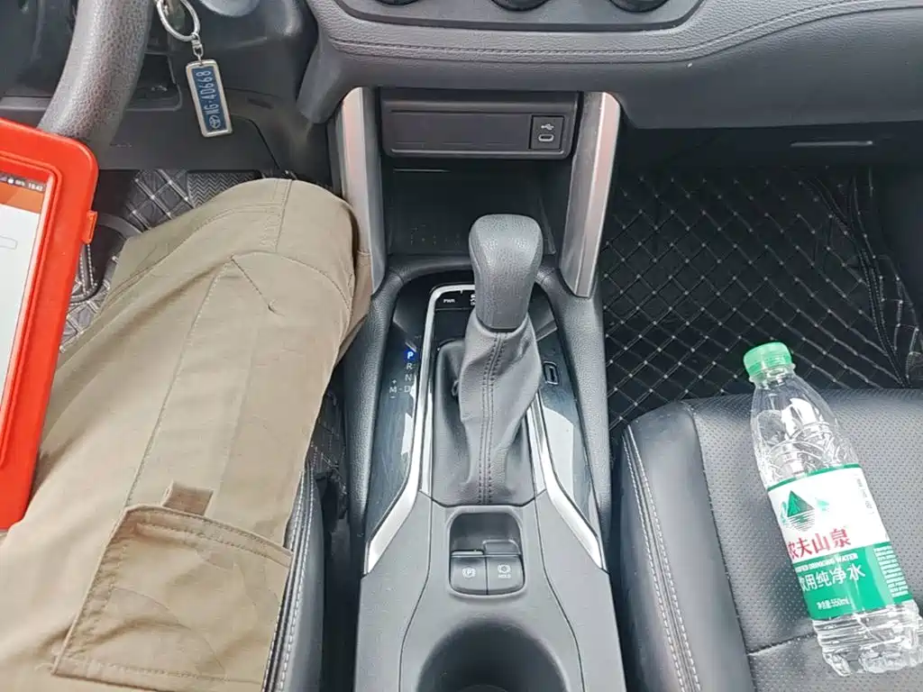 Toyota Corolla Cross — фото 13