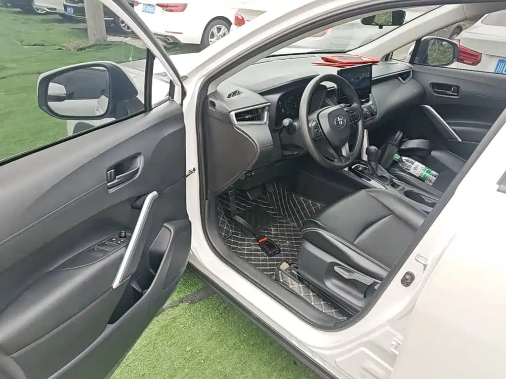 Toyota Corolla Cross — фото 15