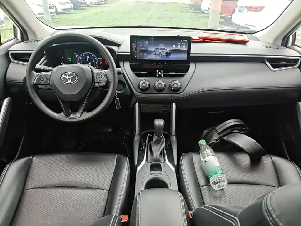 Toyota Corolla Cross — фото 9