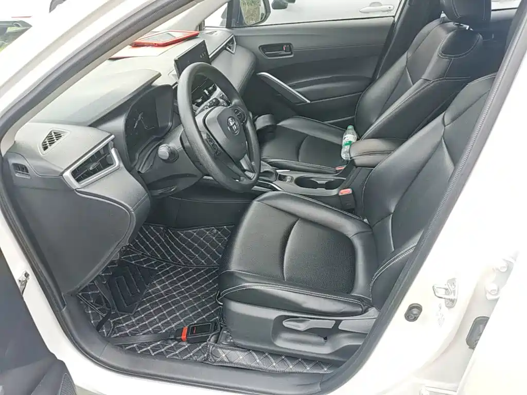Toyota Corolla Cross — фото 14