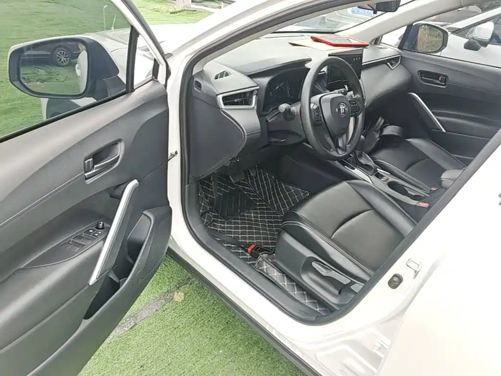 Toyota Corolla Cross — фото 15