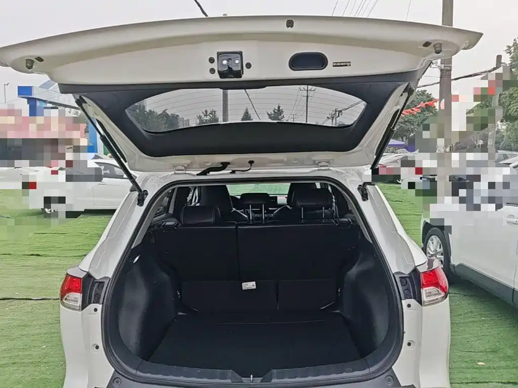 Toyota Corolla Cross — фото 18
