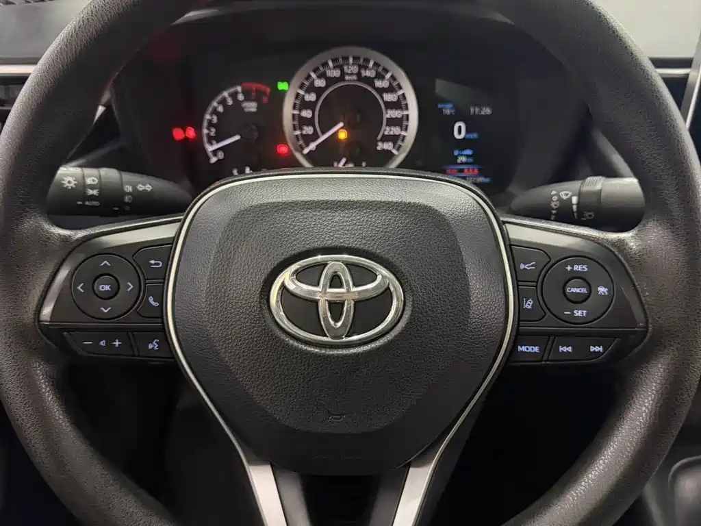Toyota Corolla — фото 17