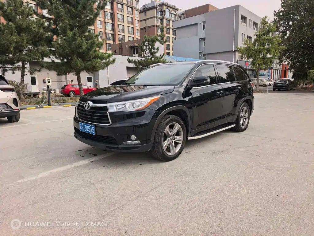 Toyota Highlander — фото 2