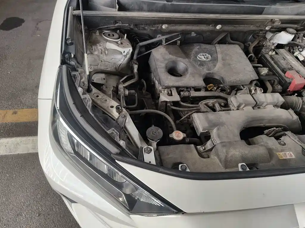 Toyota RAV4 — фото 18